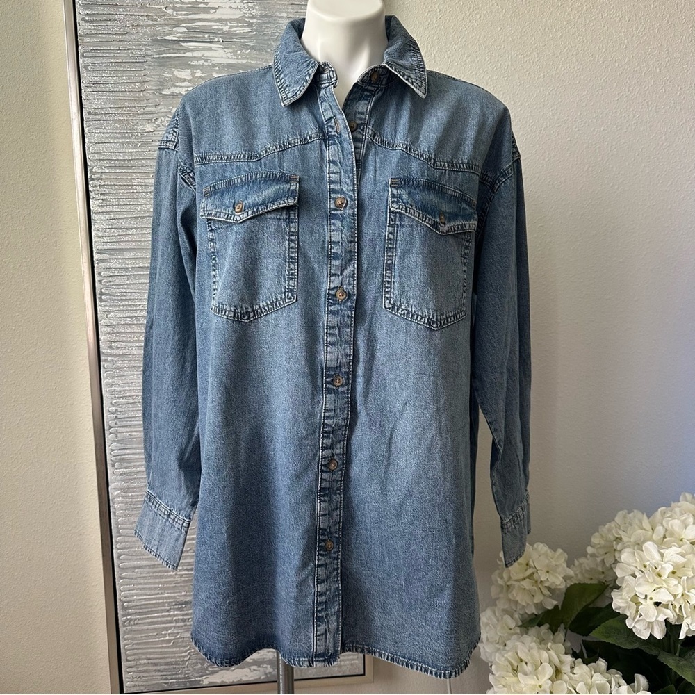 Jessica Simpson Blue Denim Button-Up Shirt Size L - Picture 1 of 14
